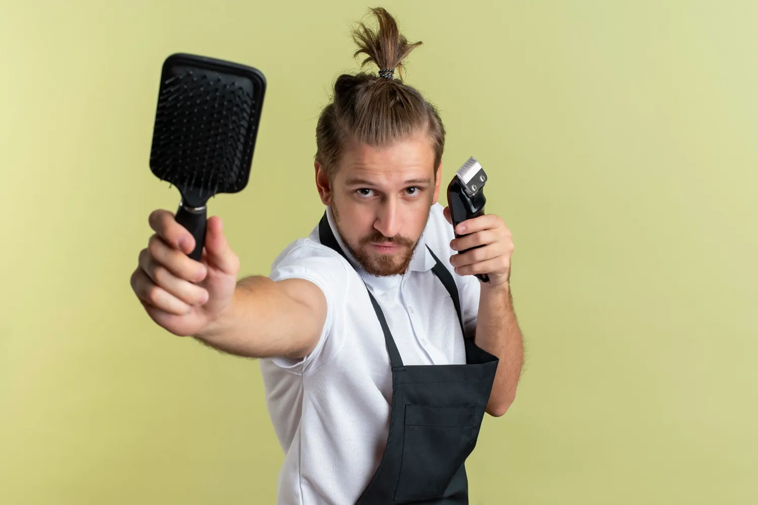 Blouse, tablier et tenue de toilettage : le guide complet 2026 pour les pros